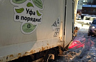 Мусоровоз «Уфа в порядке» застрял в нечищеном дворе 