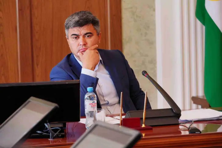 Вице-премьер Башкирии Азамат Абдрахманов подписал контракт с беспилотными войсками на 1 год