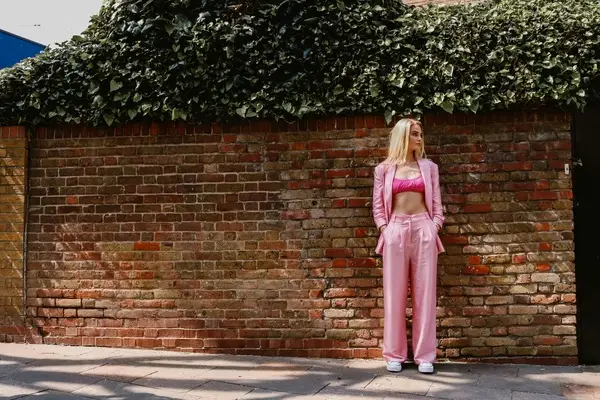 «Стань бабищей и не плачь»: модный интернет-тренд — философия наглой женственности