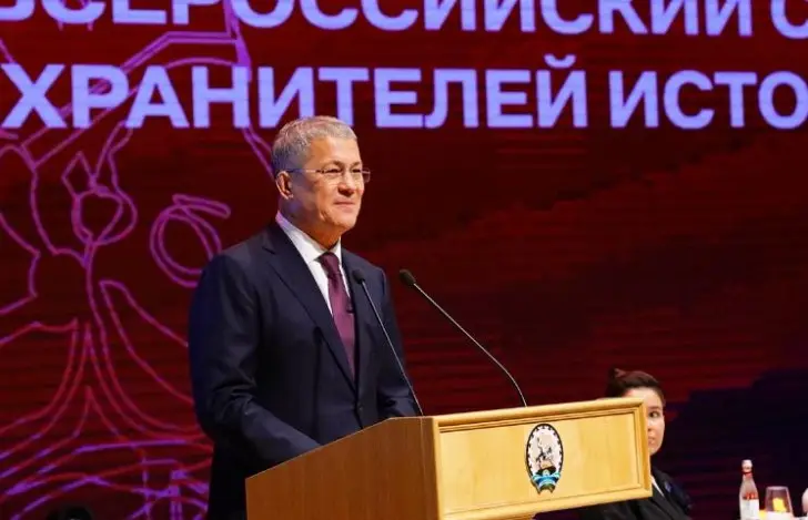 «Может, реальность будете показывать, как народ живет?»: о чем люди кричат Хабирову и без прямой линии 