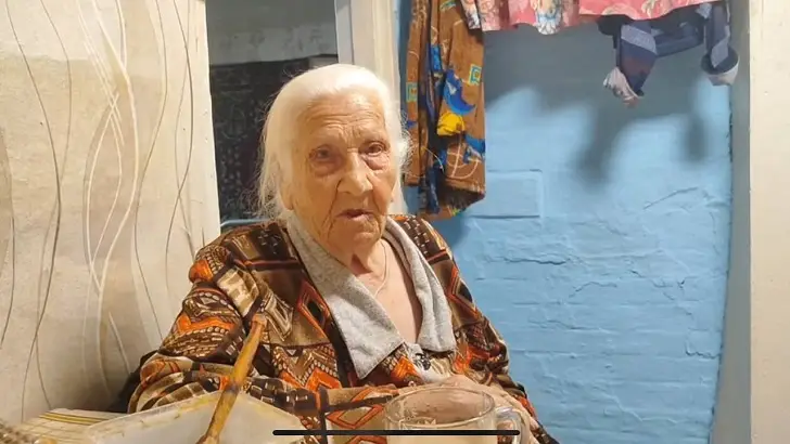 «Игры домовых, драмы и вера в Бога». Рядом с мистической деревней под Уфой мы нашли 92-летнюю белоруску-целительницу бабу Нину