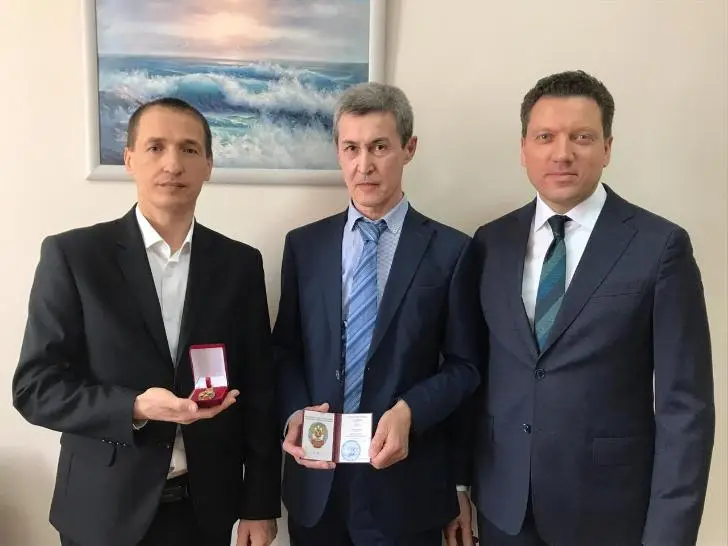 «Набыться вместе»: Радий Хабиров опубликовал стихи Гафта в память о погибшем в ДТП брате 